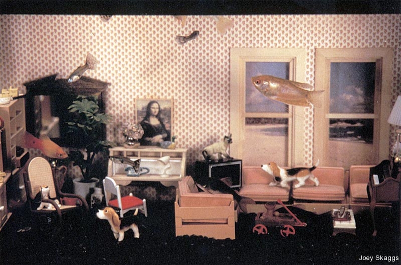 Joey Skaggs Fish Condos: Mona Lisa Living Room